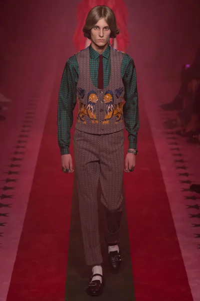 Look 68